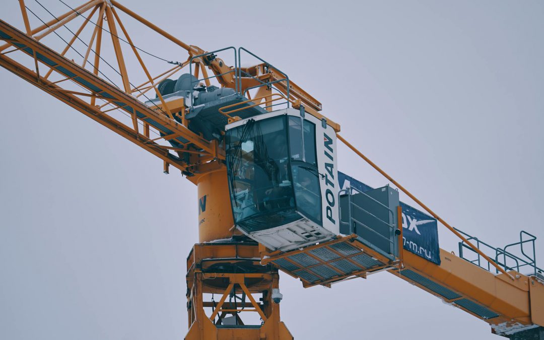 Hoe bereid je de bouwplaats voor op een kraan?